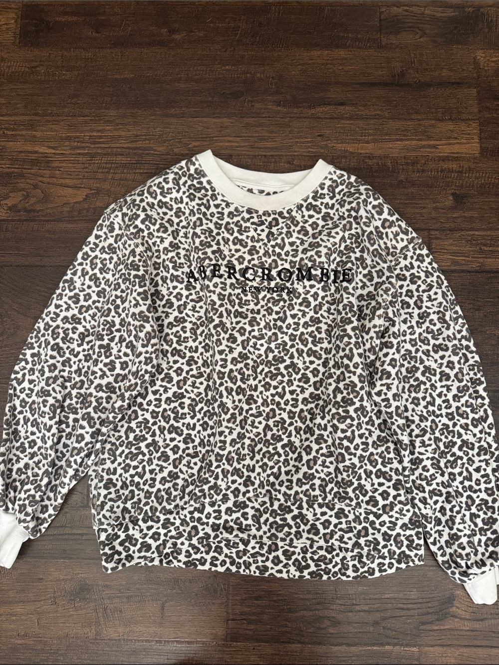 Abercrombie Women’s Leopard Print Crewneck Sweatshirt - White/Black